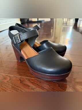 b.o.c. Black Platform Clog Sandals with Ankle Strap